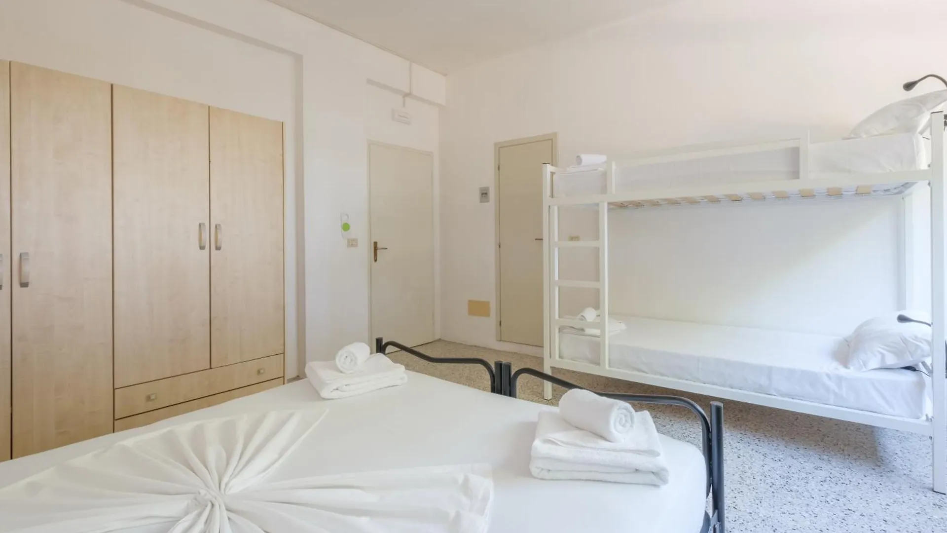 Meet Hostel Cervia